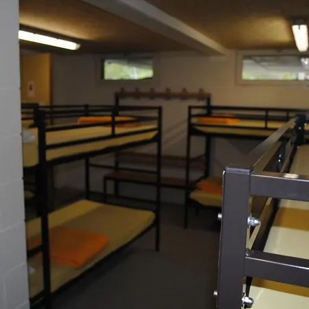 阿尔卑斯酒店 2* 坎德施泰格