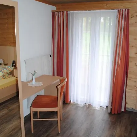 阿尔卑斯酒店 2* 坎德施泰格