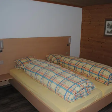 Des Alpes Fogadó 2*